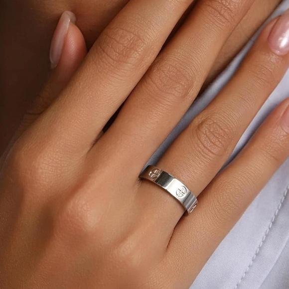 Classic Cross Silver Ring Stainless Steel
Waterproof - Picture 5 of 8